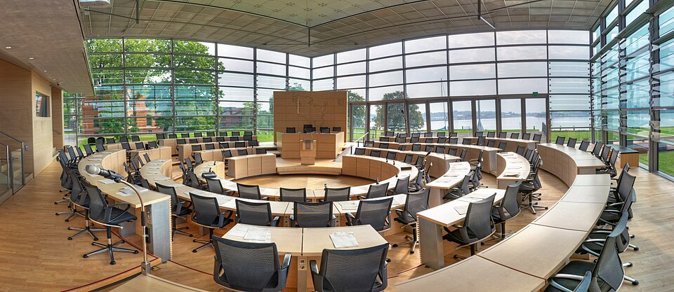 1489-1540 crop-4-Kiel, Landtag, Parlamentssaal, SH