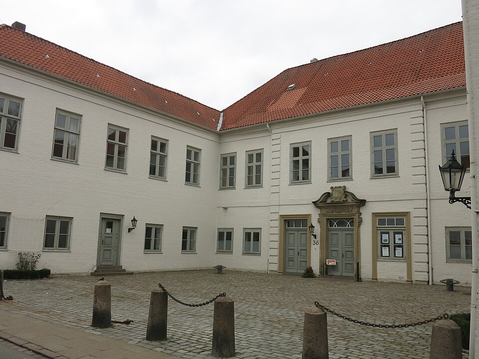 Glückstadt: Haus Volkshochschule Glueckstadt Wasmer Palais