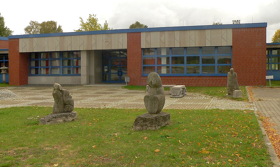 Königslutter am Elm: Steinmetzschule Königslutter Eingang