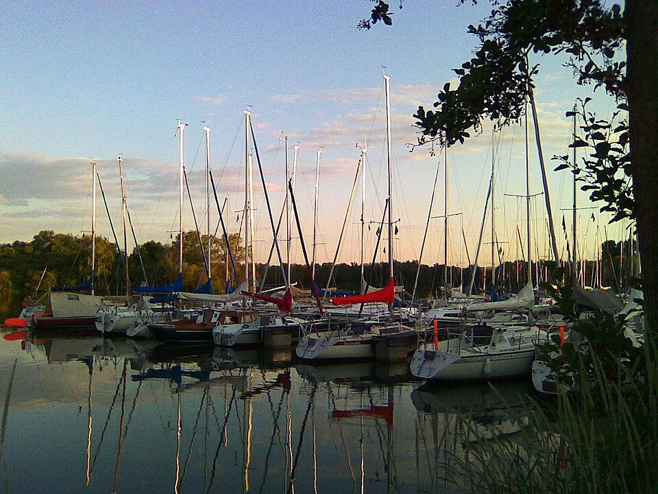 Hafen an der Northeimer Seenplatte