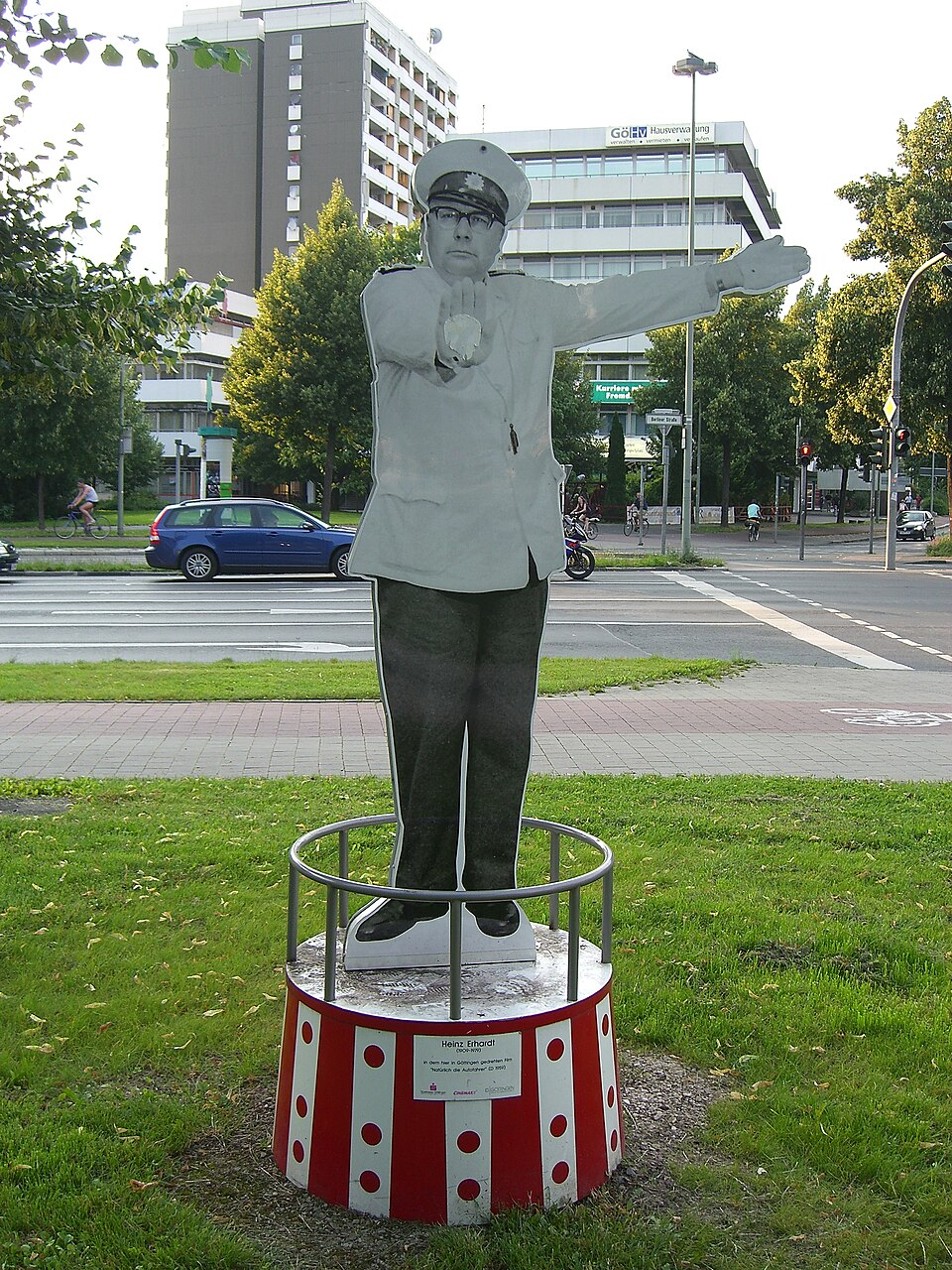 Göttingen: Goettingen Denkmal Heinz Erhardt