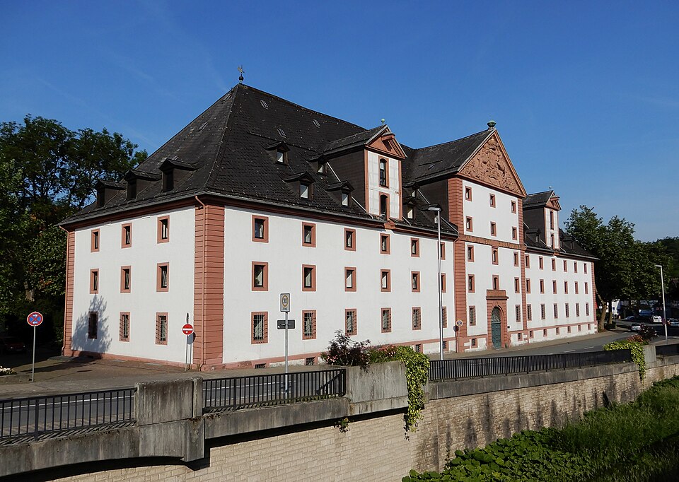 Osterode am Harz: Harzkornmagazin von links mit Söse