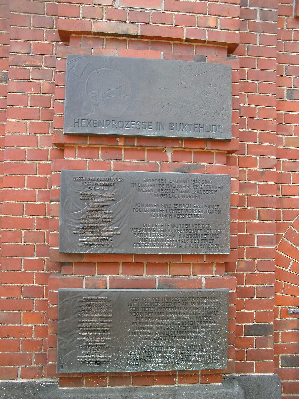 Buxtehude: Michael Jalowczarz- Mahnmal Hexenverfolgung