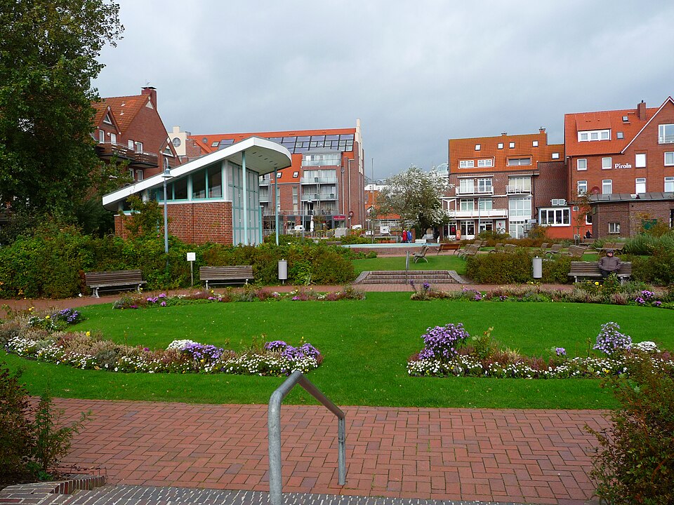 Juist Kurplatz mit Konzertpavillon