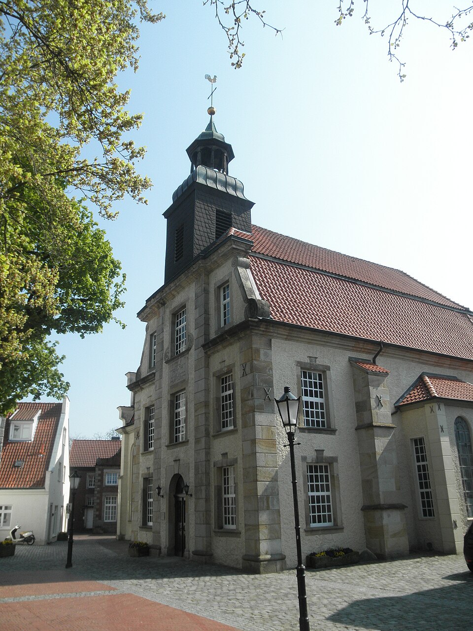 Lingen (Ems): Kreuzkirche Universitätsplatz en Lingen