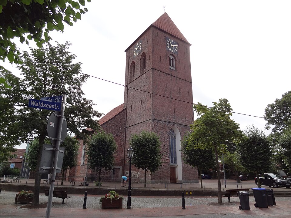 Papenburg: St Amandus Kirche in Aschendorf DSC00034
