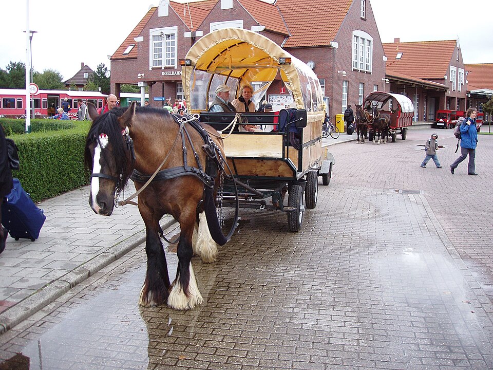 Taxi auf der autofreien Insel Langeoog Sommer