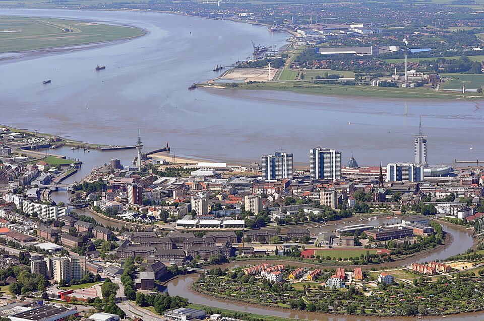Geestemuendung-in-Weser-Bremerhaven-2012-05-RaBoe