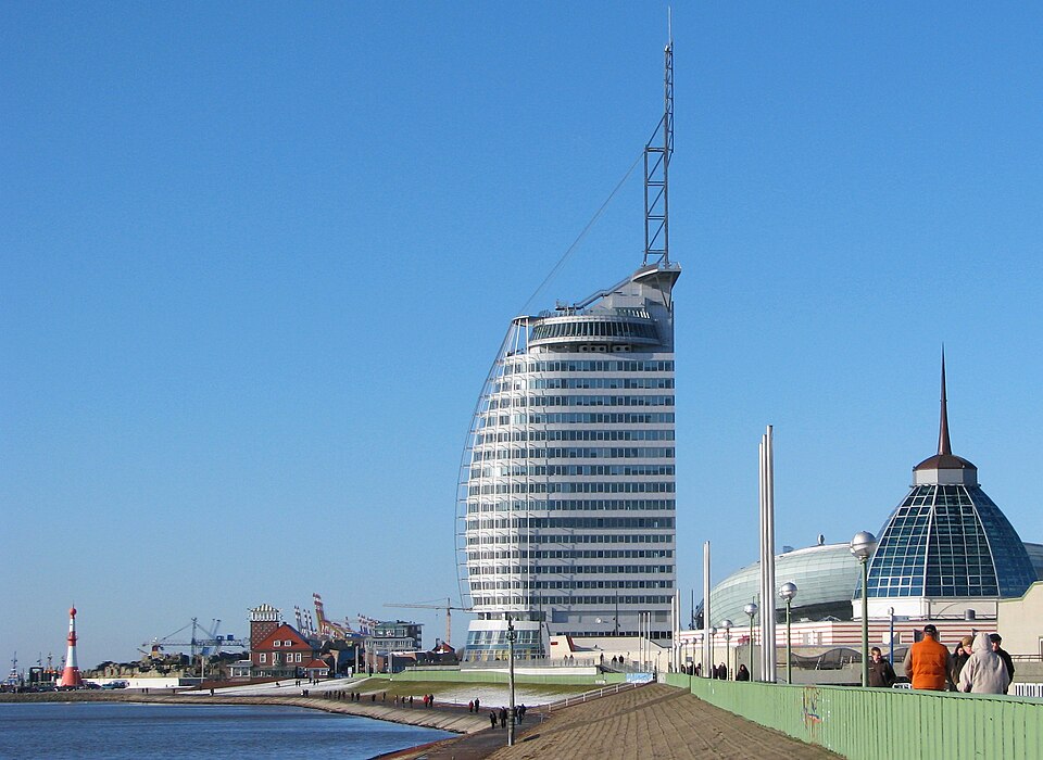 Bremerhaven Unterfeuer Sail City Klimahaus Mediterraneo Stadtviertel Havenwelten Foto Wolfgang Pehlemann IMG