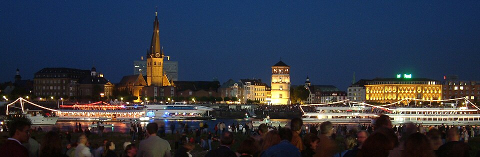 Düsseldorf: Duesseldorf Old City Panorama