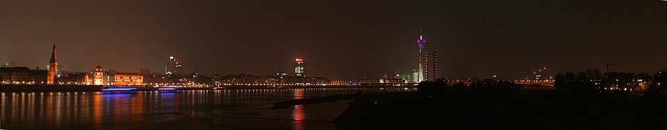 Düsseldorf: DuesseldorfRheinpanorama