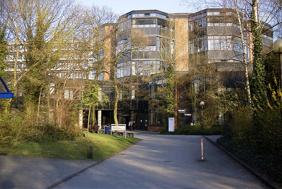 Universitaet Duisburg Bibliothek3