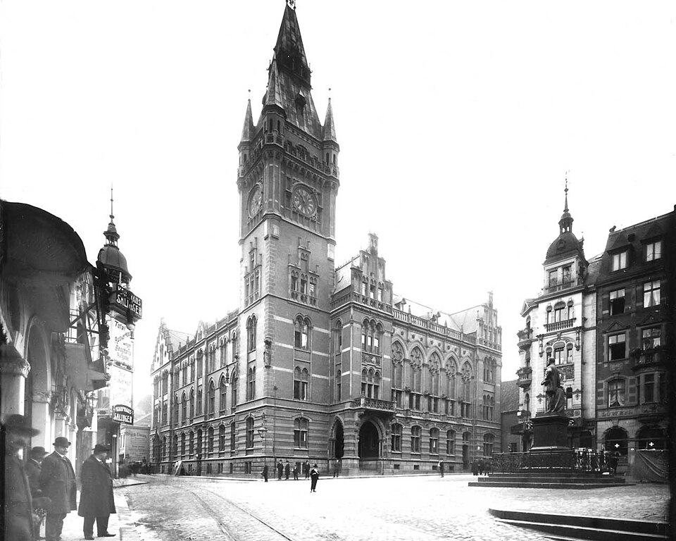 EssenHistorRathaus1900