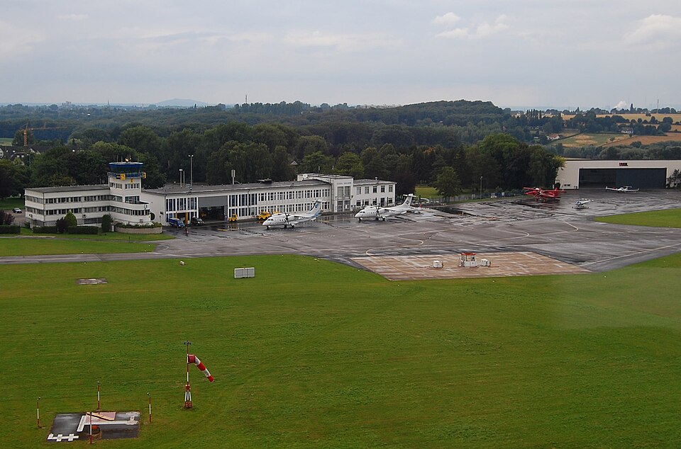Mülheim an der Ruhr: Luftbild Flughafen Essen-Mülheim