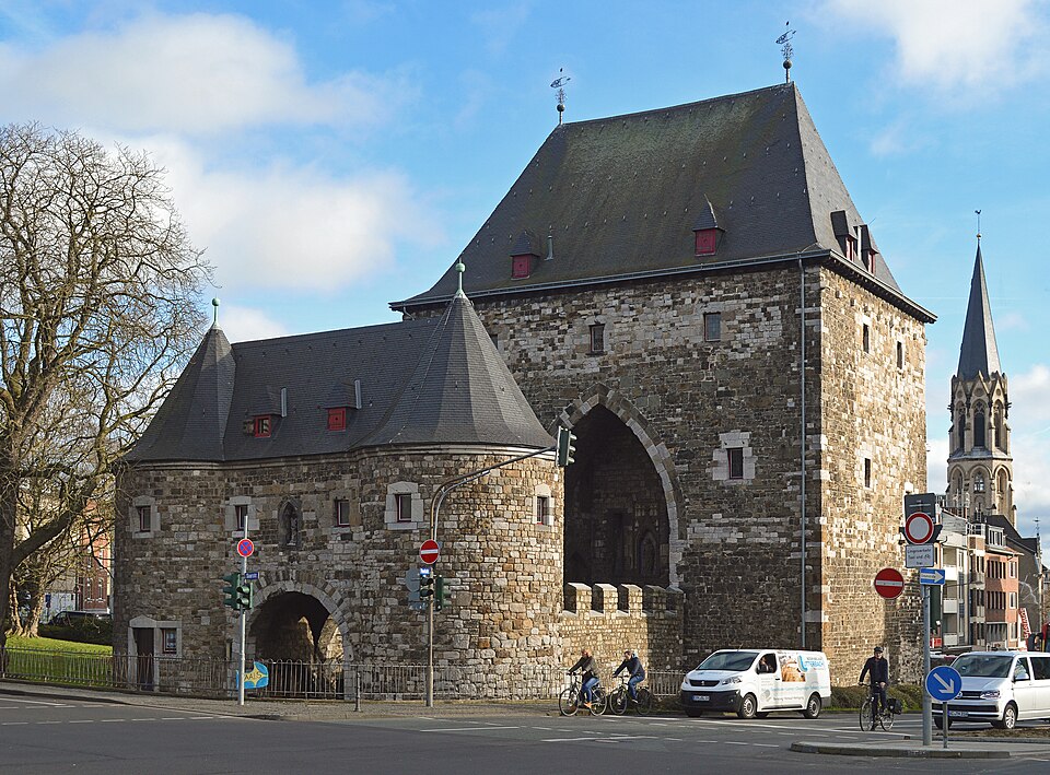 202001311416a Aachen, Ponttor