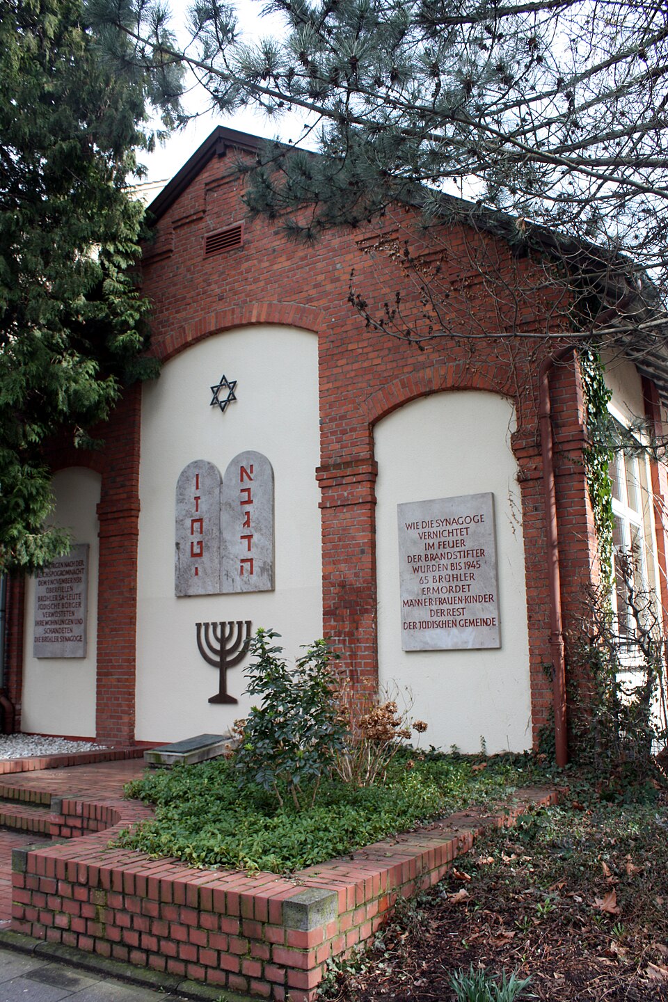 Brühl-Gedenkstätte-am-Ort-der-Synagoge