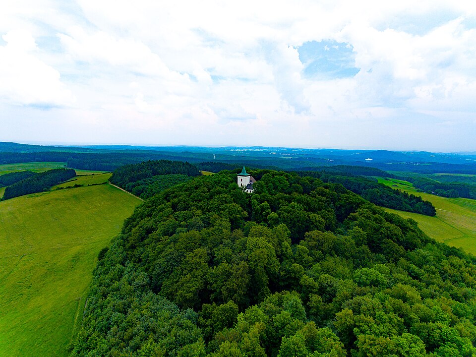 Luftaufnahme des Michelsbergs (Bad Münstereifel) - DJI