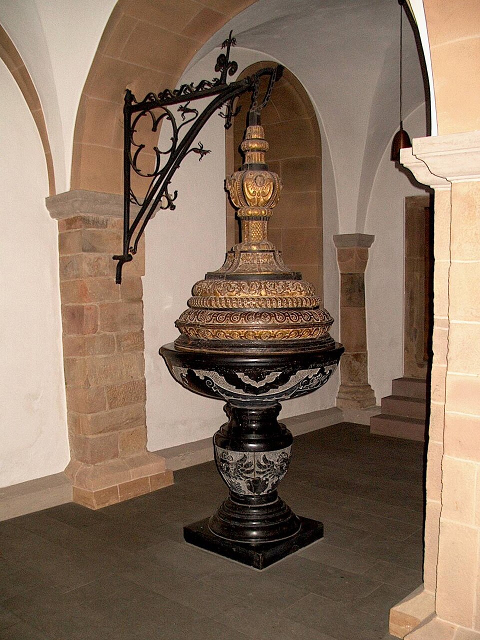 Bad Münstereifel: Taufstein-Stiftskirche-Muenstereifel