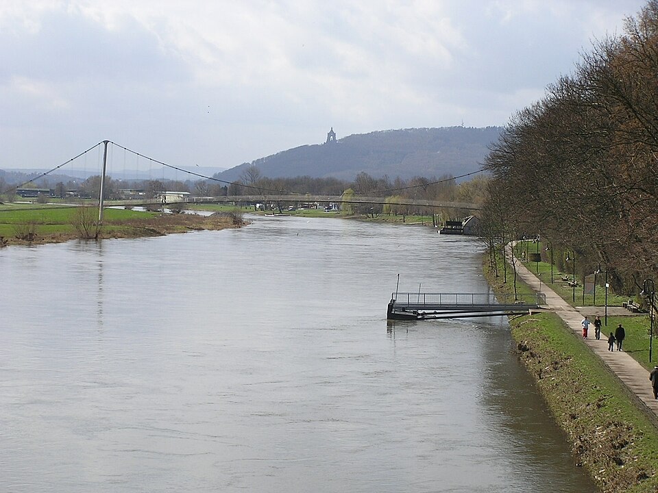 Minden: MI Weserbruecke - Blick auf die Porta