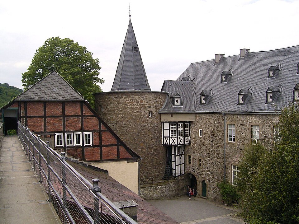Hagen: Schloss Hohenlimburg - Deutsches Kaltwalzmuseum 05 ies
