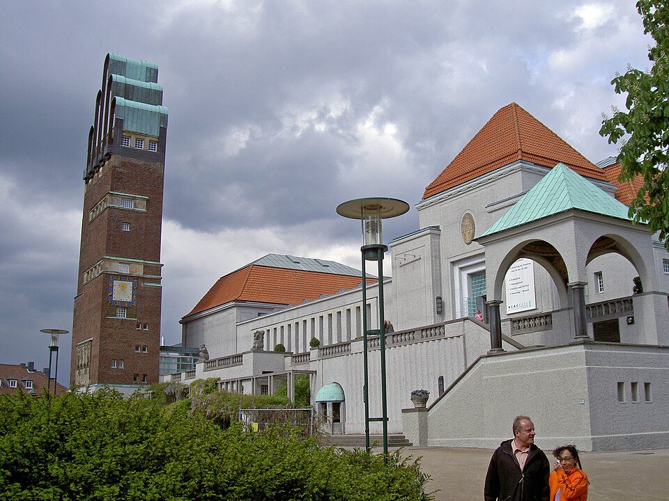Darmstadt-Mathildenhoehe mit Hochzeitsturm