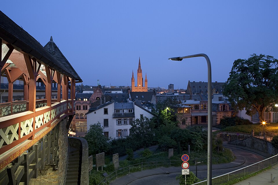 Wiesbaden: Heidenmauer-260411