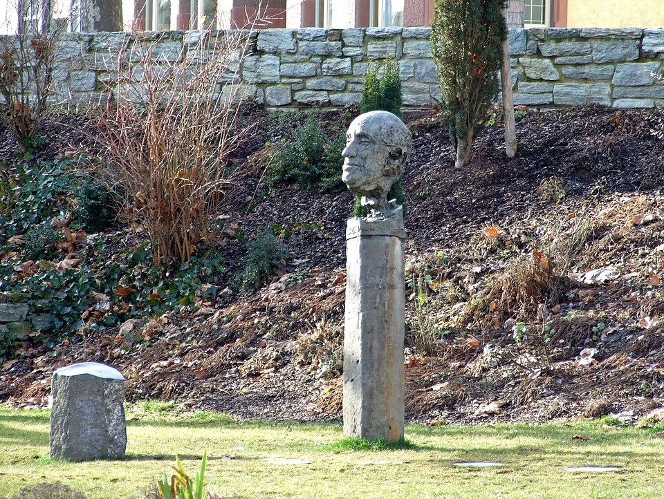 Kronberg im Taunus: Rostropowitsch-denkmal-kronberg003