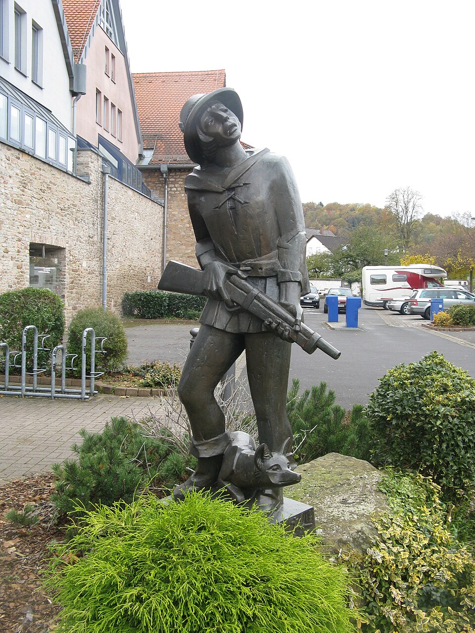 Bad Orb: Peter von Orb sculpture