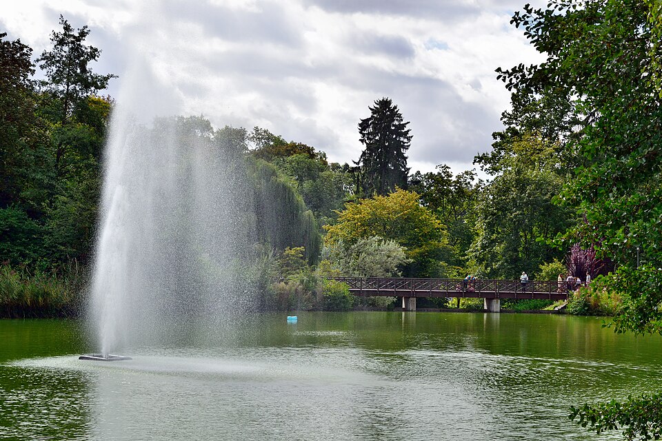 Kurpark Bad Nauheim 02 Fontäne Brücke