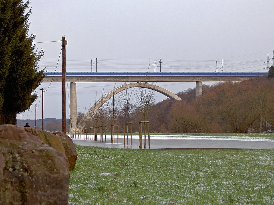 Limburg an der Lahn: Limburg-Eisenbahnbruecke Lahn