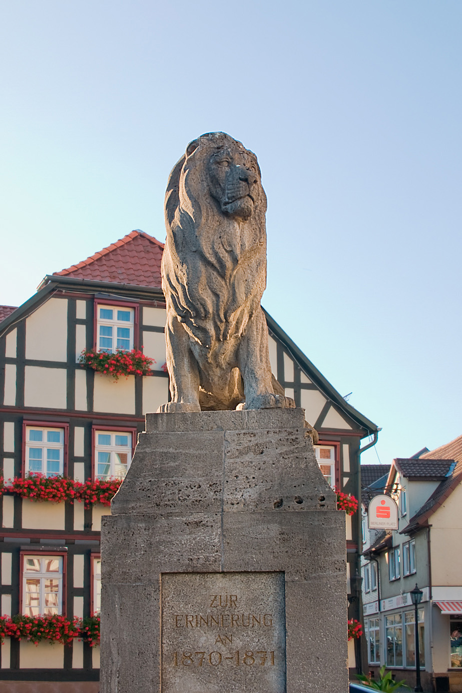 Lauterbach (Hessen) - Löwendenkmal
