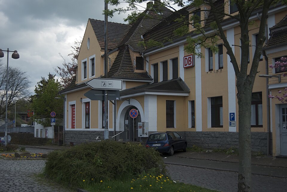 Schwalmstadt: Bahnhof Treysa