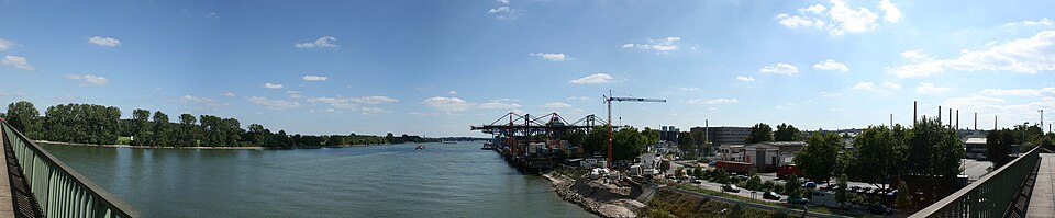 Blick-auf-mainz-aus-richtung-der-schiersteiner-bruecke