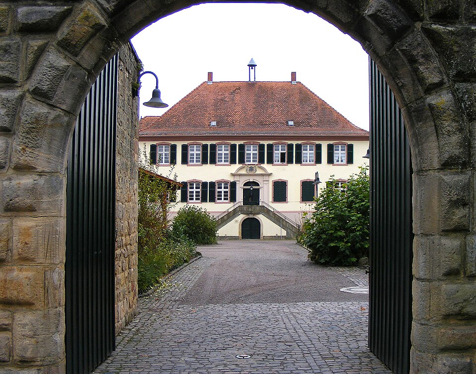 Neustadt an der Weinstraße: 2007-Herrenhof-Mussbach-Portal-Haupthaus retouched