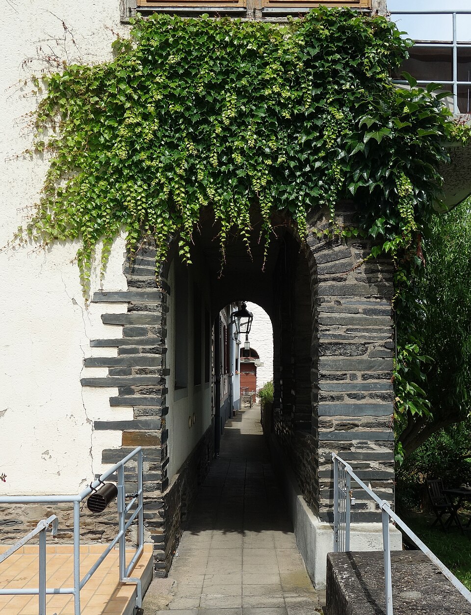 Bacharach Stadtmauer Laubengang