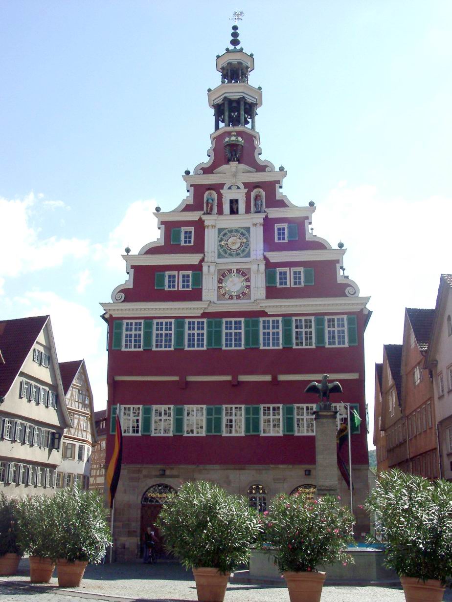 Esslingen am Neckar: Altes Rathaus vorne