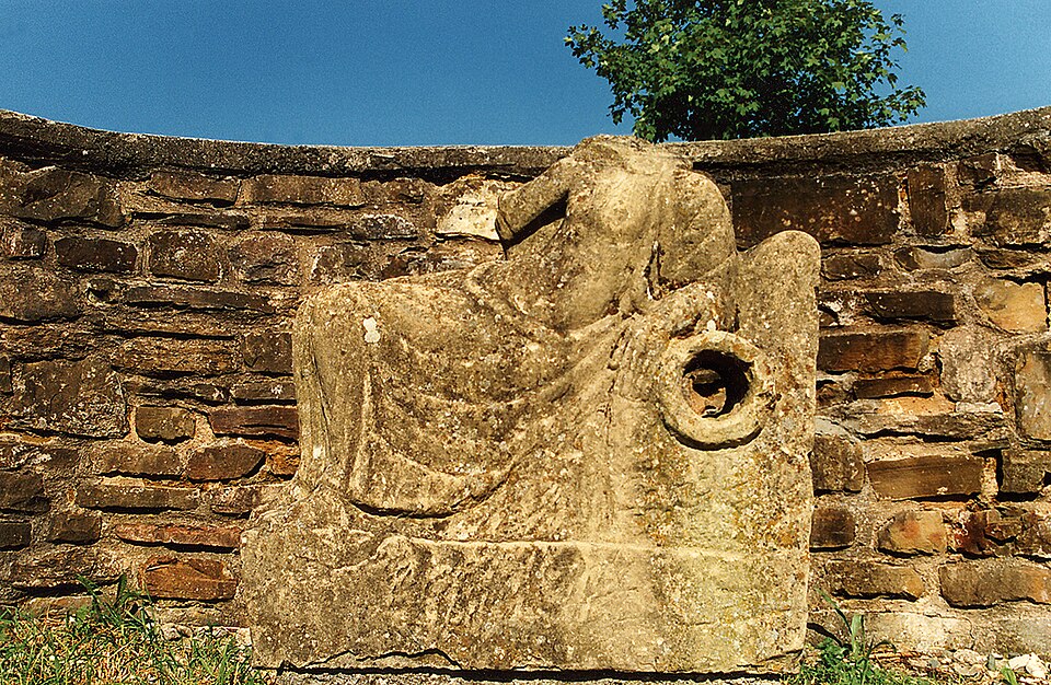Schwäbisch Gmünd: Kastellbad Schirenhof - Quellnymphe