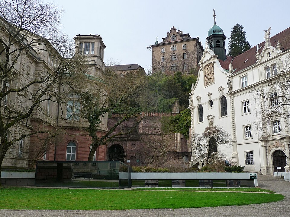 Friedrichsbad Neues Schloß und Kirche der Klosterschule vom Heiligen Grab in Baden-Baden