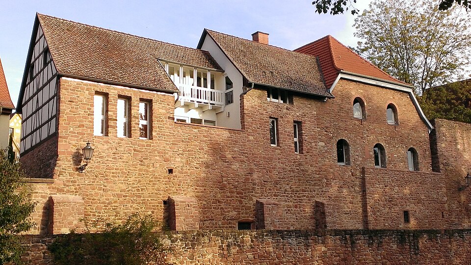 Ladenburg: Stadtmauerhaus, ehemal. luth. Kirche