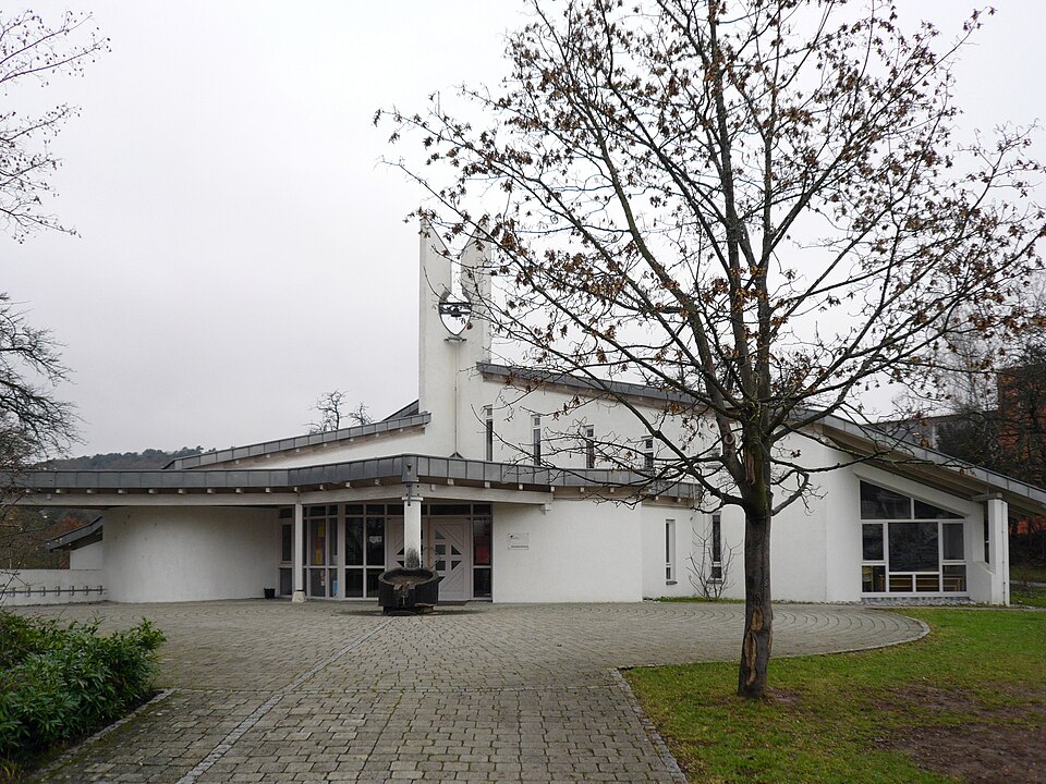 Tübingen. Albert-Schweitzer-Kirche von Südosten