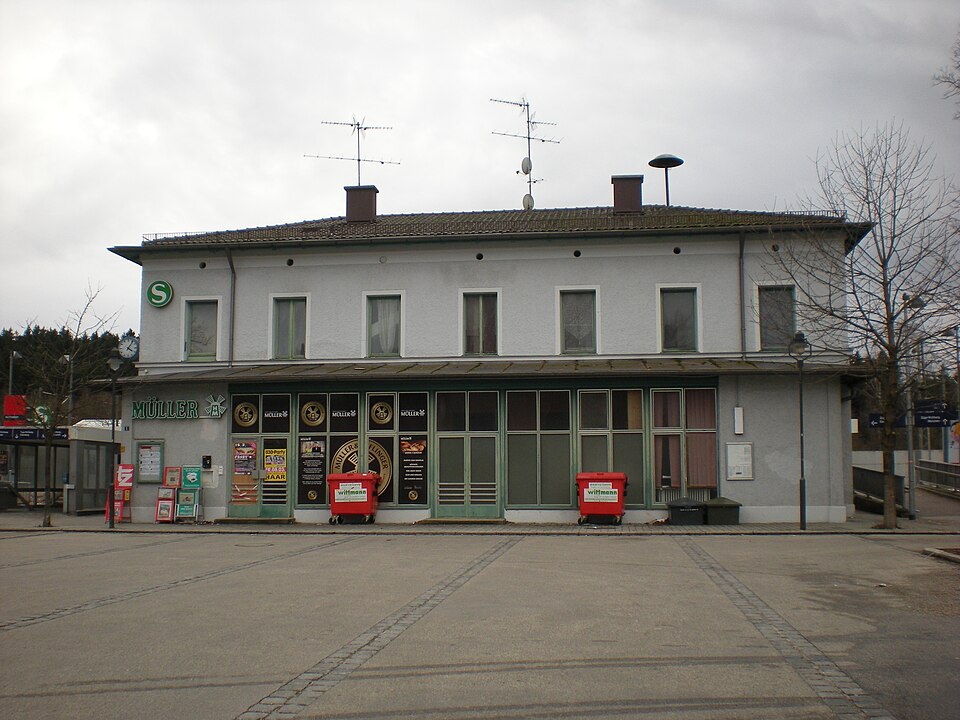 Bahnhof Kirchseeon Empfangsgebäude