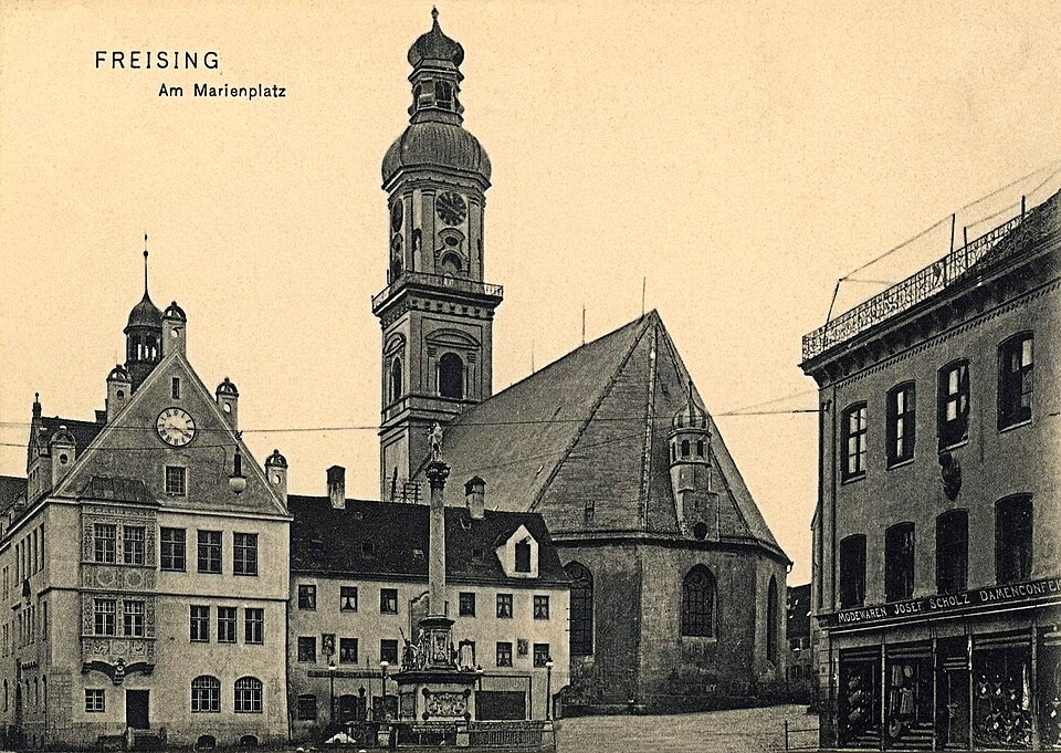 1900 Freising, Am Marienplatz