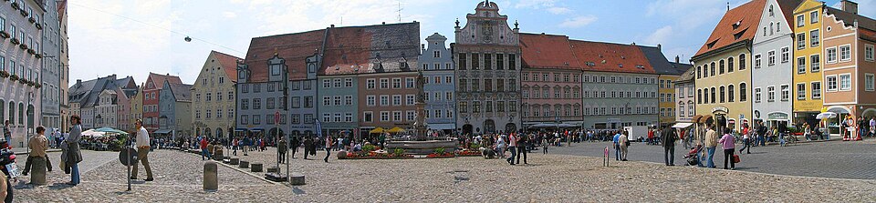 Landsberg am Lech: Landsberg Hauptplatz panorama2