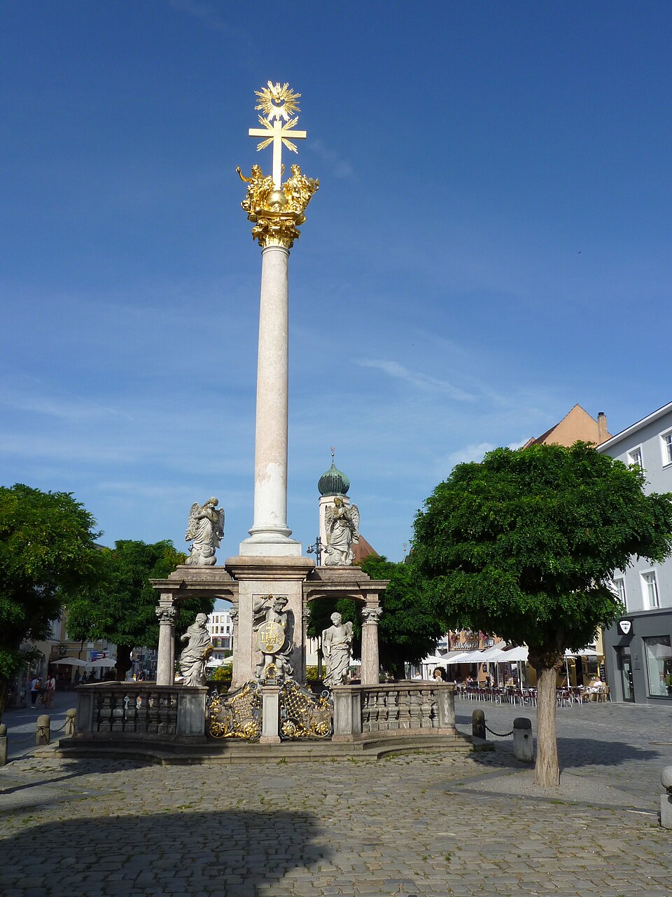 Straubing: Dreifaltigkeitssäule, Theresienplatz