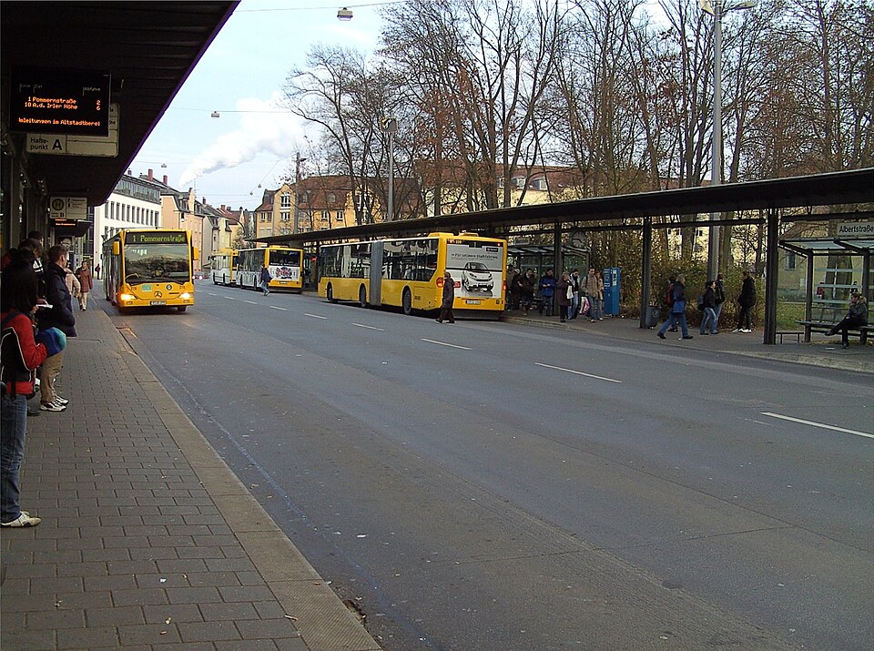 Regensburg: Bustreff Albertstraße