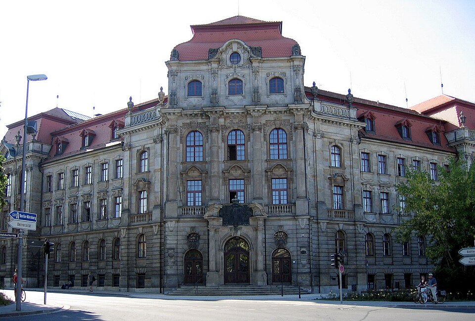 Bayreuth-Justizpalast1-Bubo