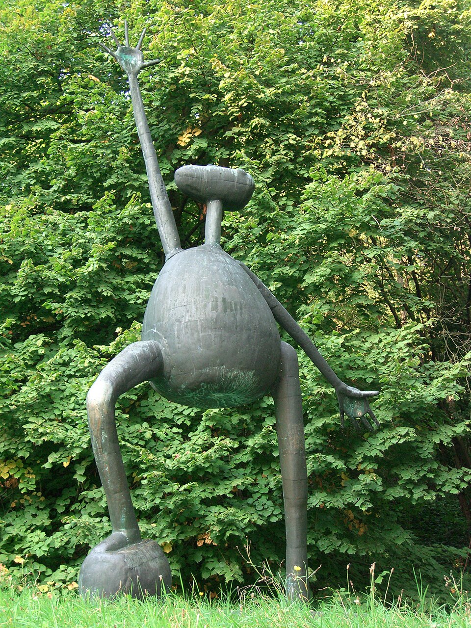 Erlangen: ER-Burgberggarten-sculpture-Prometheus