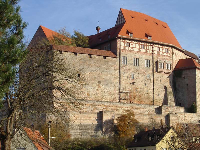 Cadolzburg-burg-wseite-gesamt-v-nw