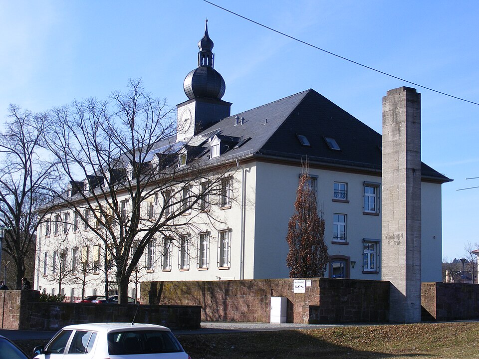Bad Kissingen - ehem. Kasernengebäude mit Uhrenturm