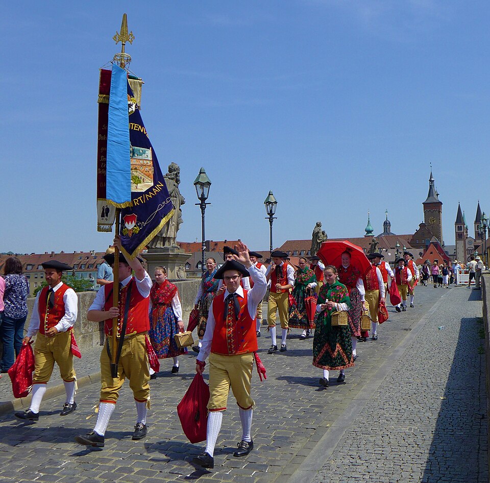 TrachtenOchsenfurtL1020466